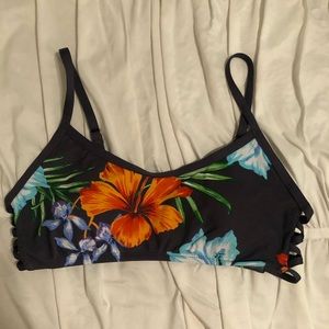 Very cute, floral swimsuit top!